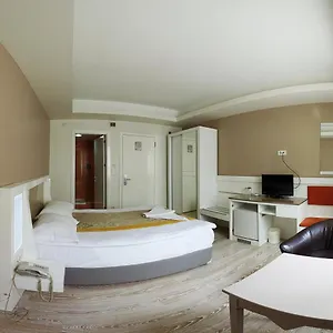 3* Otel Grand As