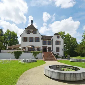 hotel-im-schlosspark.hotelsbaselswitzerland.com/